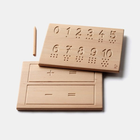 Panneau d'apprentissage de l'écriture des chiffres au recto et des 4 opérations au verso